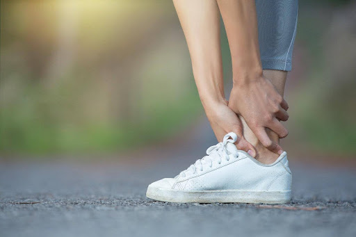 Difference Between Plantar Fasciitis and Heel Spur